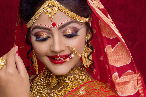 Find the Best Bridal Makeup Artists Near You in Delhi