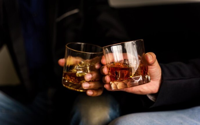 Savoring Every Drop: A Guide to Drinking Whiskey with Style