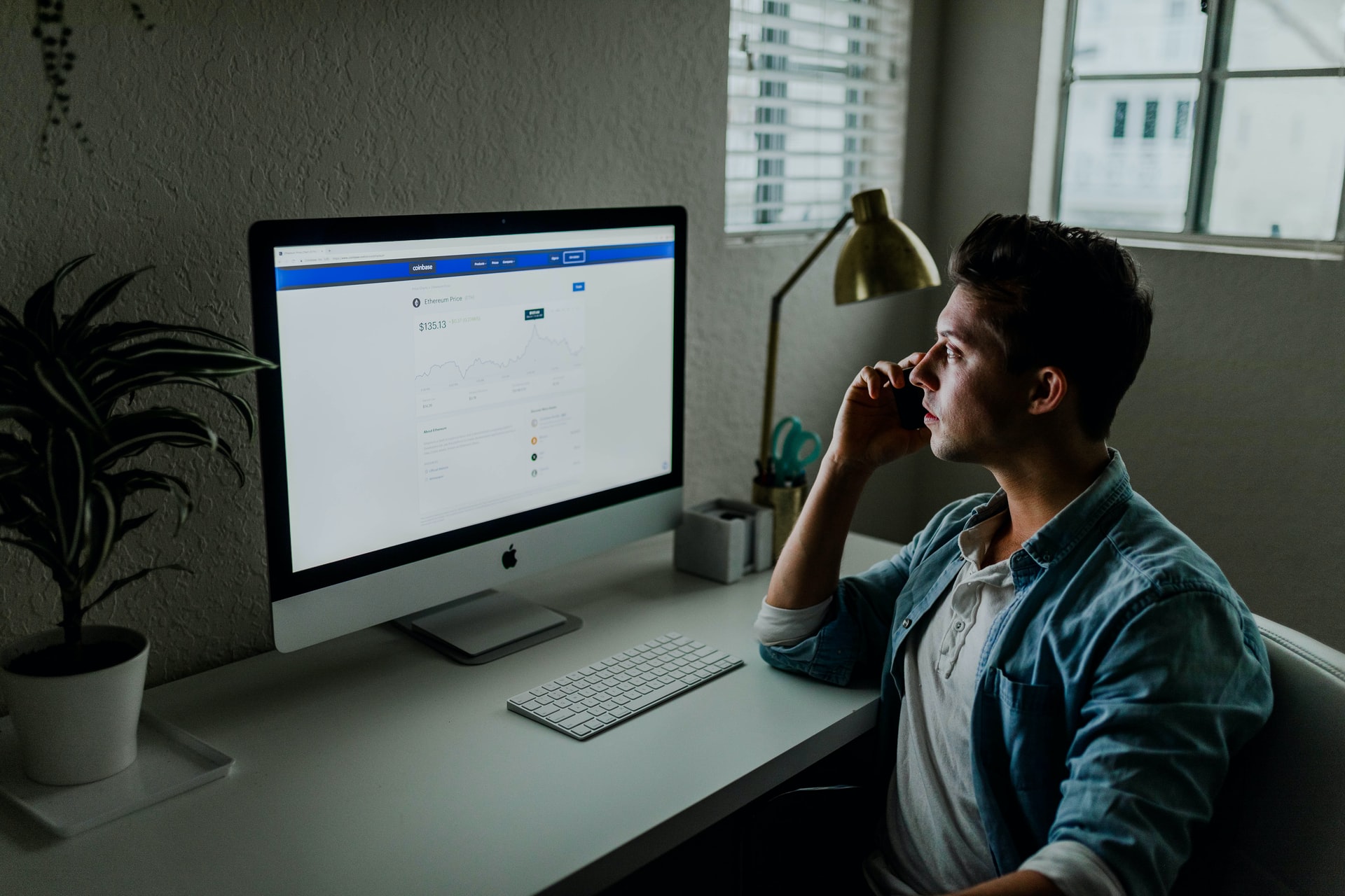 Navigating the Social Media Landscape: A Guide for Educators on Pedagogue.app
