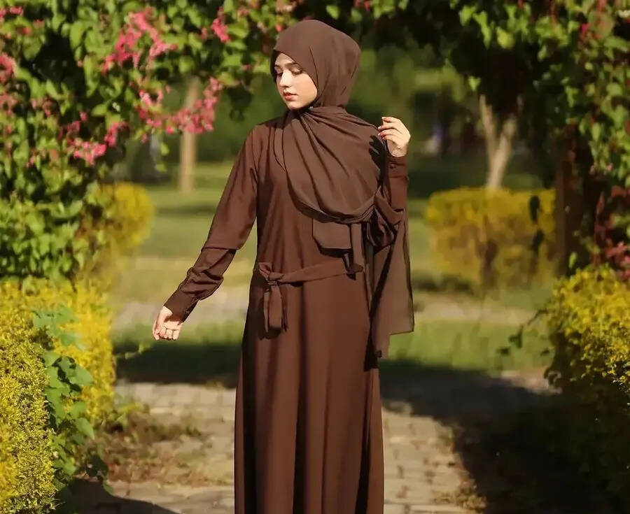 The Role of Closed Abayas in Bridal Fashion: A Modern Approach
