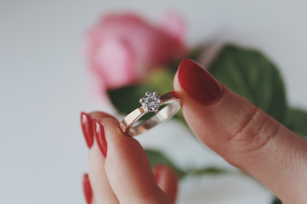 How to Pick the Perfect Engagement Diamond Ring in 7 Steps